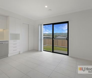 Neat & Modern 2-Bedroom Unit - Photo 5