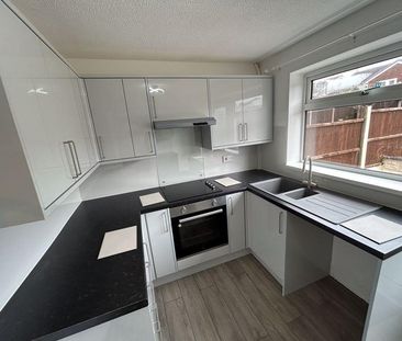 2 bedroom semi-detached house to rent - Photo 6