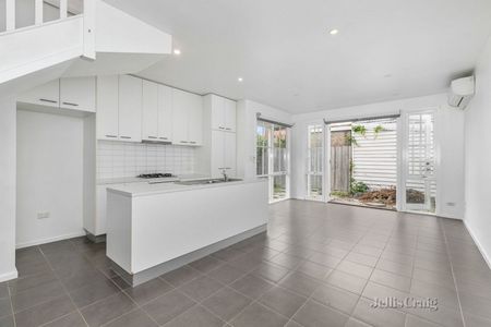 21 Galatea Court, Williamstown - Photo 5