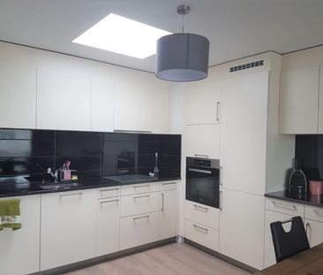 MAGNIFIQUE 2 ½ PIECES AVEC GRAND BALCON ! - Photo 4