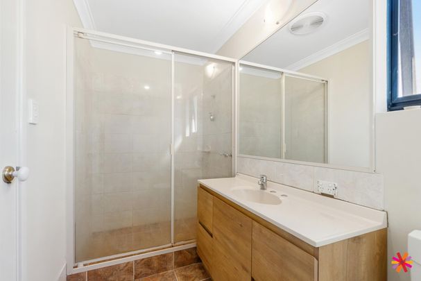 BEAUTIFUL TOWNHOUSE - Photo 1