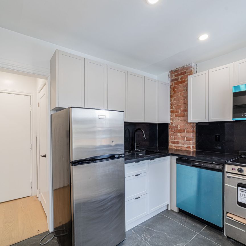 For Lease - 69 Oakwood Avenue Unit# 2, Toronto, Ontario - Photo 1