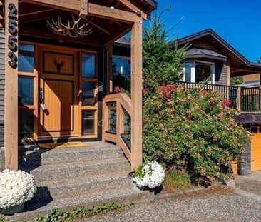 Beautiful 2 Kitchen Home With Hot Tub - Photo 6