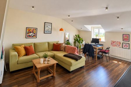 2 bedroom flat to rent - Photo 2