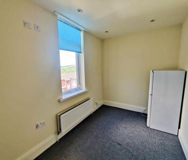 2 bedroom maisonette to rent - Photo 6