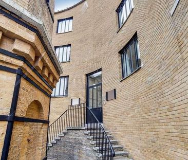Burrells Wharf Square, Canary Wharf, E14 - Photo 2
