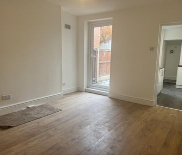 2 bed end of terrace to rent Old Mill Lane, NG19 - Photo 5