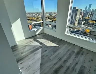 Luxurious 2 Bedroom Apartment Downtown Edmonton | 1404 - 10110 120 Street Northwest, Edmonton - Photo 1