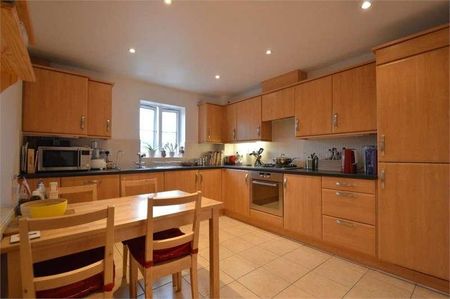 Hanbury Square, Petersfield, Hampshire, GU31 - Photo 5