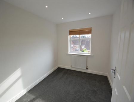 3 Bedroom Mews To Let - Photo 4