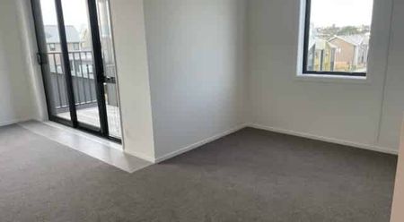 This Near New 1 Bedroom, 1 Bathroom + Study corner apartment is now available for rent. - Photo 5