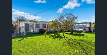One-Bedroom One-Bathroom Unit - Photo 2