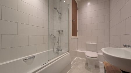 2 bedroom flat to rent - Photo 4