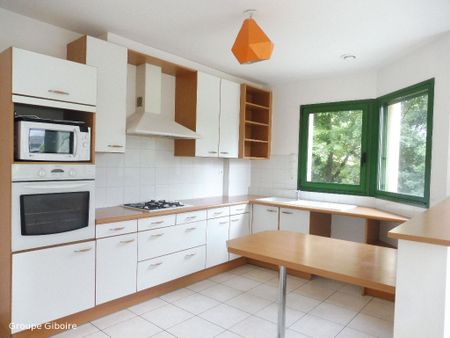 Maison T8 à louer Saint Gregoire - 136 m² - Photo 4