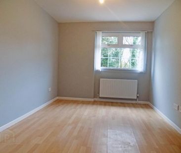 32 Glenwood Park, Dunmurry, Belfast, BT17 9DT - Photo 2