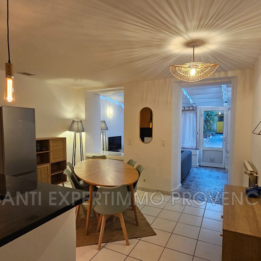 Location Appartement 2 pièces 51m² MARSEILLE 5ème - Photo 1
