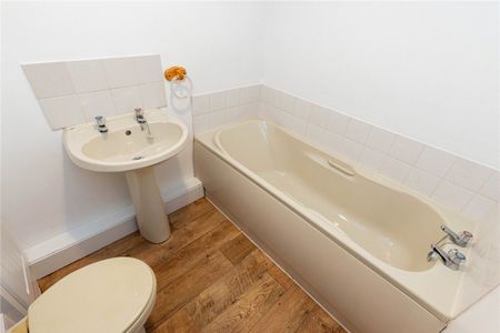 Stamford Road, Macclesfield, Cheshire, SK11 - Photo 3