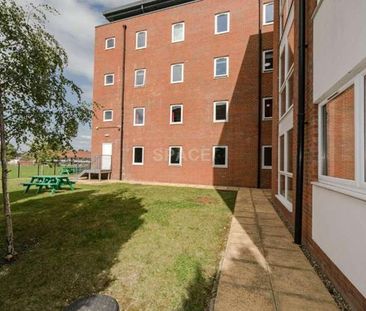 Loddon House Penthouse Student Accommodation, RG6 - Photo 4