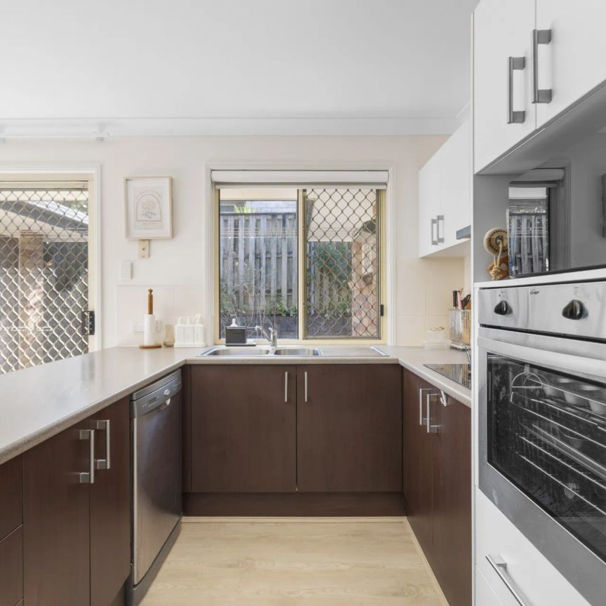 Quiet & Convenient Family Home - Photo 1
