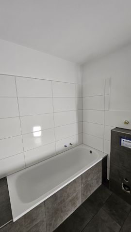 Hier wird kernsaniert - inkl. Fahrradkeller + PKW-Stellplatz + Gartennutzung - Photo 2