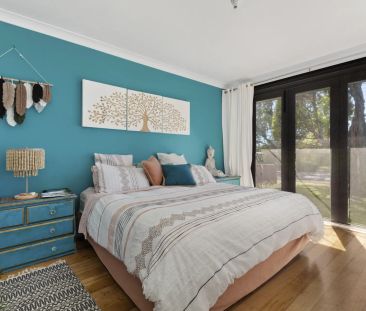 Three Bedroom Home With Huge Backyard - Photo 3