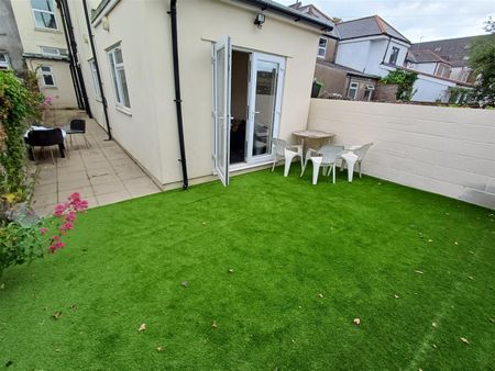 8 Bed House To Let On Richmond Rd, Roath Cardiff - Photo 3