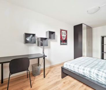 Via Ernesto Breda, Milan, Lombardy 20126 - Photo 4