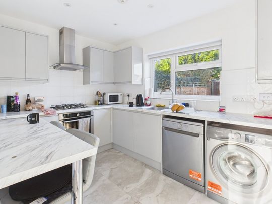 Rowan Close, Beaconsfield,HP9 - Photo 1