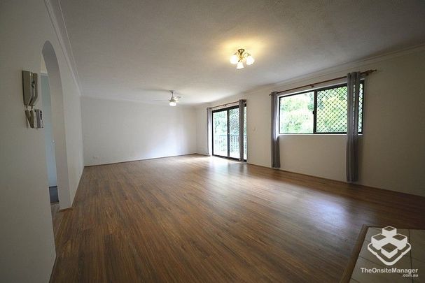 Two bed room home walking to everything - Photo 1