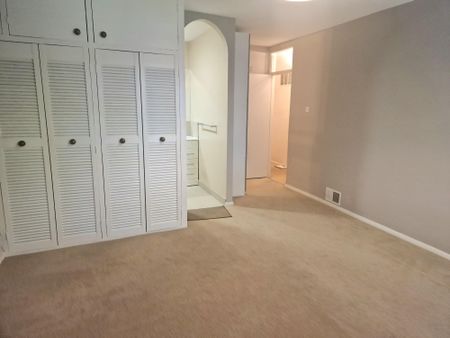 2 bedroom apartment to rent Silverwood Close, BR3 - Photo 2