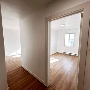 2 CH - 1 SDB - Montreal - $1,095 /mo - Photo 2