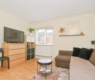 Whitney Street, Swindon - Photo 1