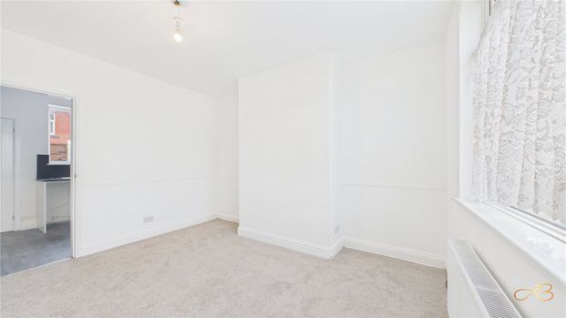 3 Bedroom End Of Terrace - Photo 1