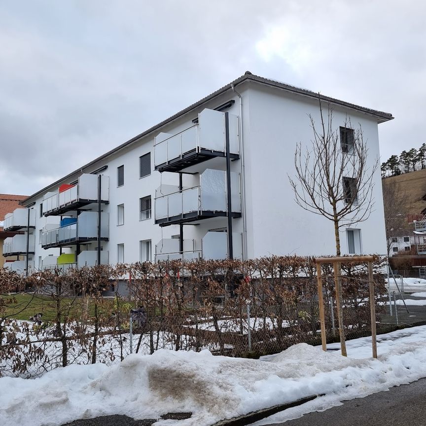 Appartement de 4 pièces avec grand balcon partiellement rénové - Photo 2