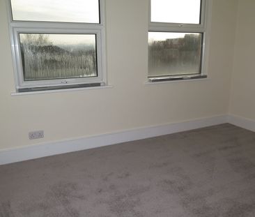 2 Bed Flat, Friern Barnet Road, N11 - Photo 1