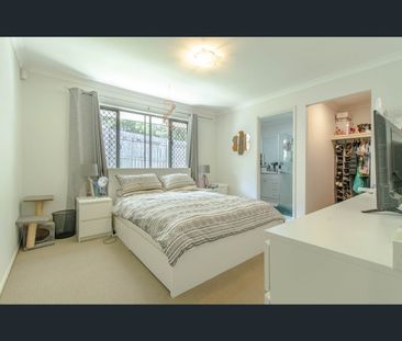 4 Portimao Court, Oxenford, Qld 4210 - Photo 4