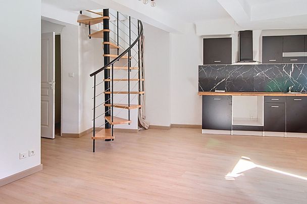 À LOUER - EN EXCLUSIVITÉ A SALERNES - DUPLEX DE 70m² + STUDIO DE 13,48m² - Photo 1