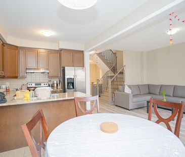 For Lease - 131 Vanhorne Close Unit# Upper, Brampton, Ontario - Photo 6