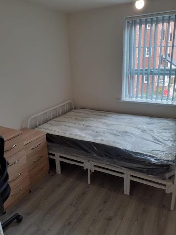 2 bedroom flat to rent - Photo 4