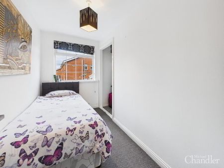 21b Dundonald Heights, Dundonald, Belfast, BT16 1XL - Photo 3