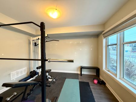 For Lease - 1079 Speedvale Court, Kanata, Ontario - Photo 2