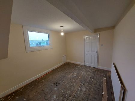 3 Bed Terraced House, Gilpin View, LS12 - Photo 4