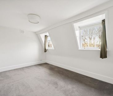 Newly decorated two bed flat located in Trinity Church Square, Boro... - Photo 2