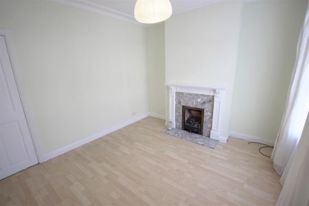 2 Bedroom House - Mid Terrace To Let - Photo 5