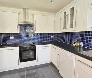 3 bedroom terraced house to rent - Photo 3