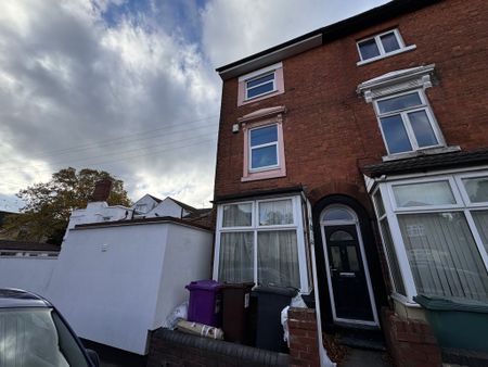 Crawford Road, Merridale, Wolverhampton - Photo 2