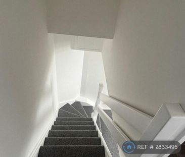 2 bedroom semi-detached house to rent - Photo 4