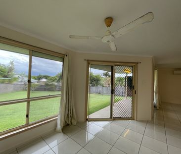 Lowset home on hill close to sporting club and school - Photo 3