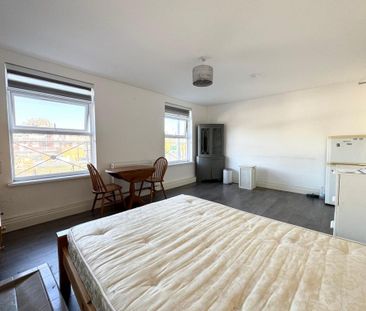 House share to rent - Photo 4
