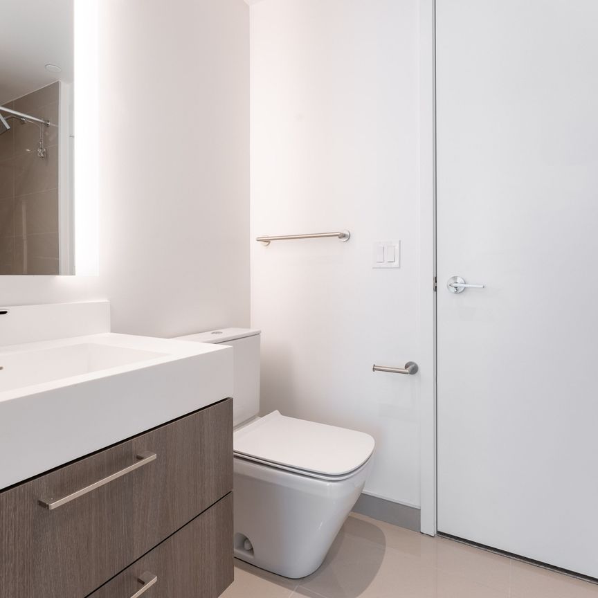 For Lease - 1 Yorkville Avenue Unit# 2307, Toronto, Ontario - Photo 1